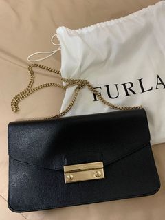 (Category: ) located in . Submitted by somethingfrommycloset_ (Listing ID 1158711119, Image 1). Description: .
