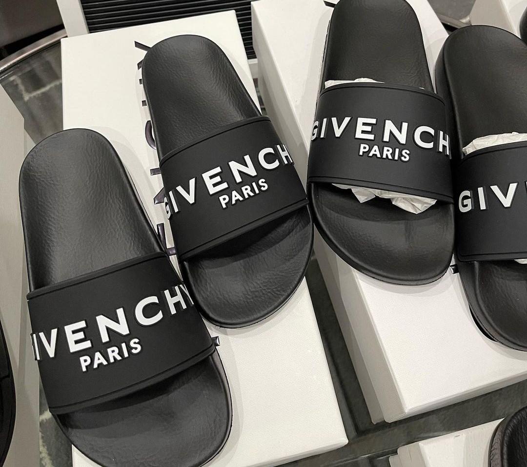 Givenchy Slides, Women's Fashion, Footwear, Flats & Sandals on Carousell