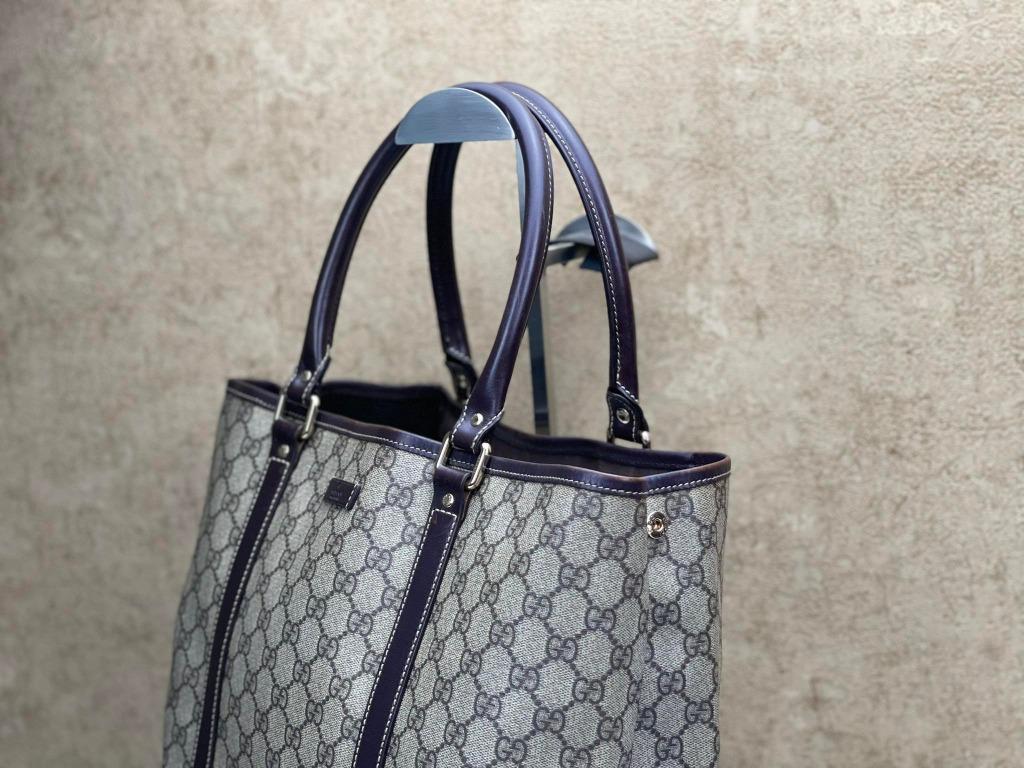 Gucci 223668 sales