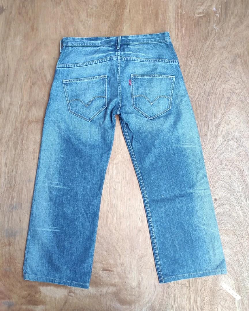 Levis Red loop jeans size 34 fits 36, Fesyen Pria, Pakaian , Bawahan di  Carousell