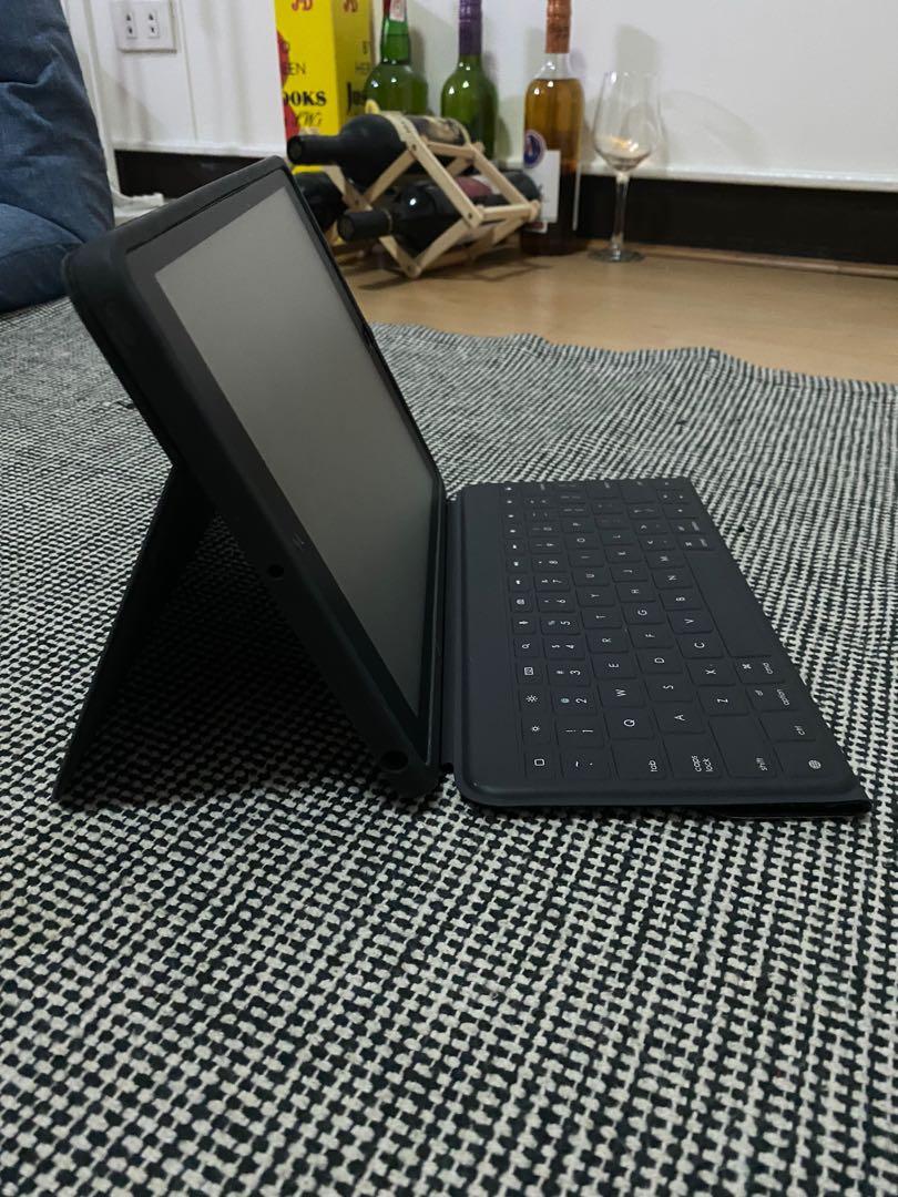 Logitech Rugged Folio Keyboard Case for iPad 7th/8th/9th gen 10.2