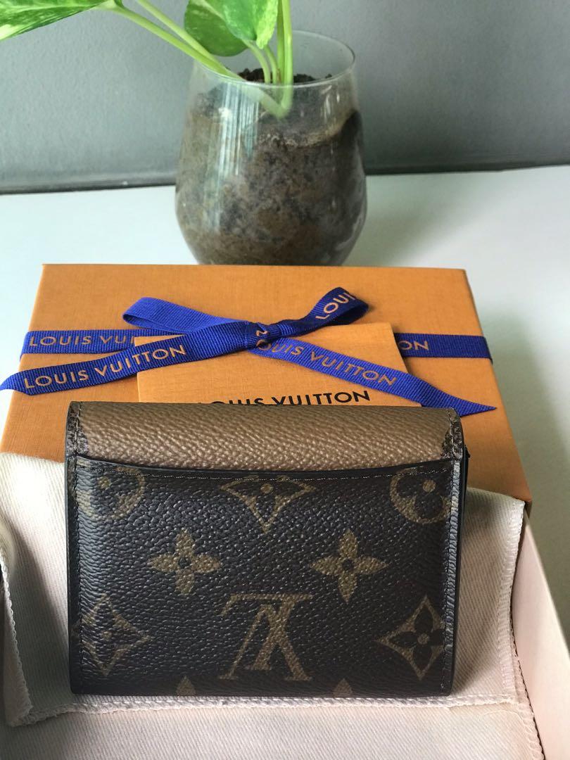 The Louis Vuitton Zoe 🖤 It also comes in reverse and canvas with