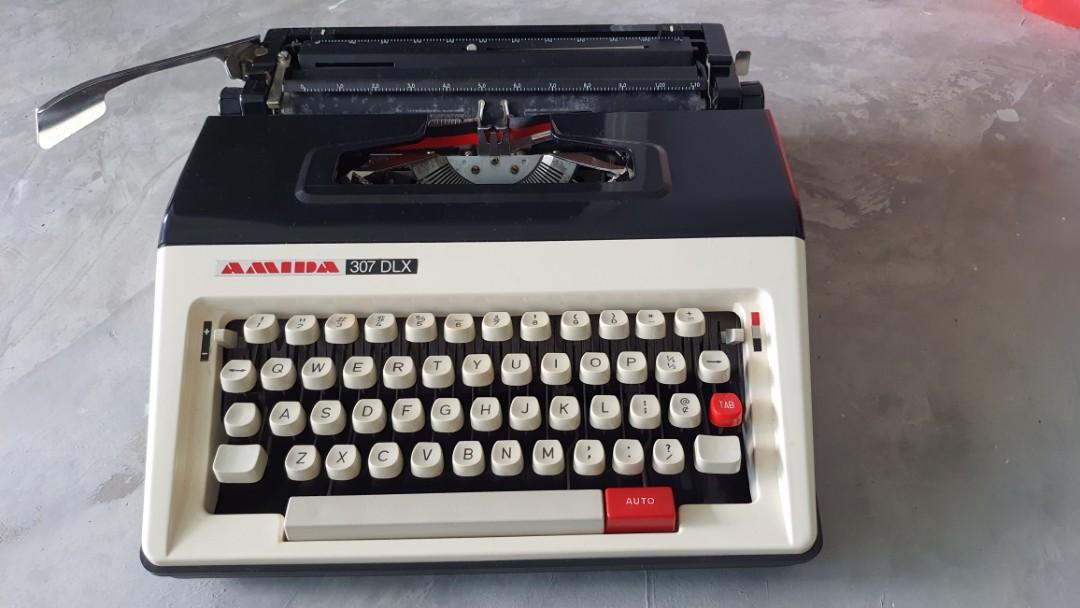 Manual Typewriter, Services, Electronics & Gadget Repairs on ...