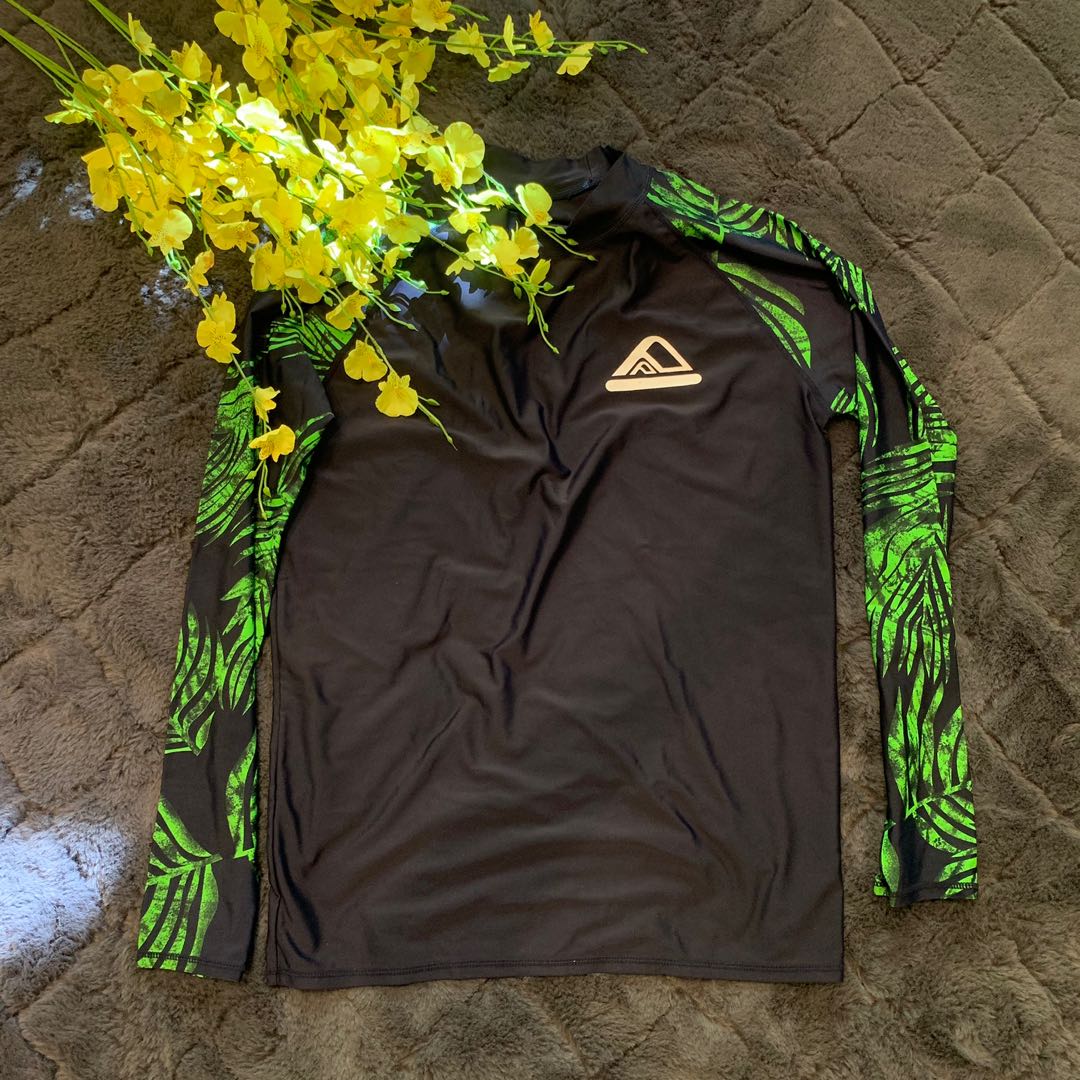 men’s rash guard, Men's Fashion, Activewear on Carousell