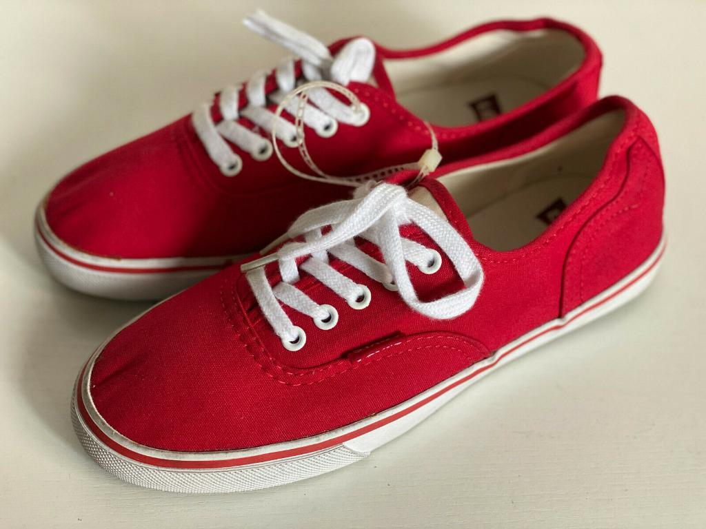Levis sale red shoes