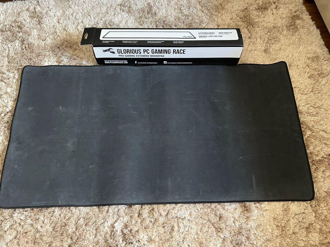 Original Glorious XXL mousepad (Category: Mouse & Mousepads) located in Las Pinas. Submitted by newtoyou88 (Listing ID 1158730405, Image 1). Description: 💯Guaranteed Original needs cleaning only .