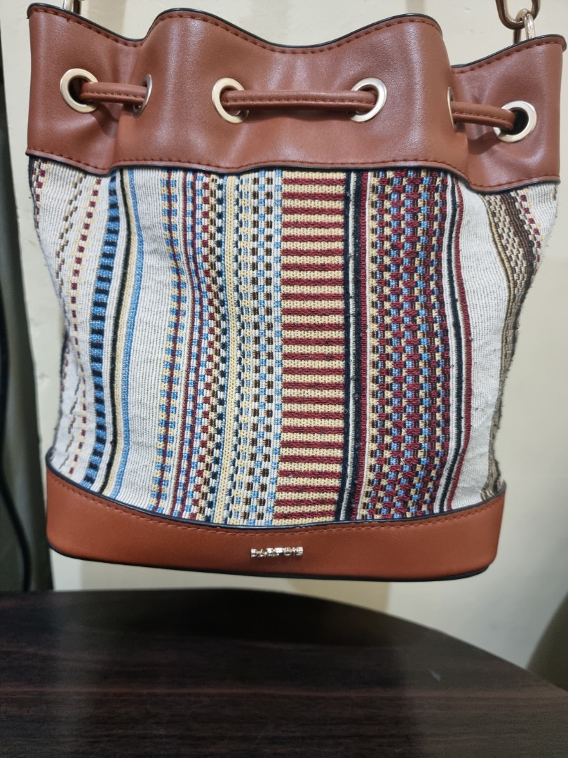 Parfois Aztec design Bucket bag, Women's Fashion, Bags & Wallets, Cross