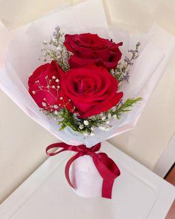 Red Fresh roses