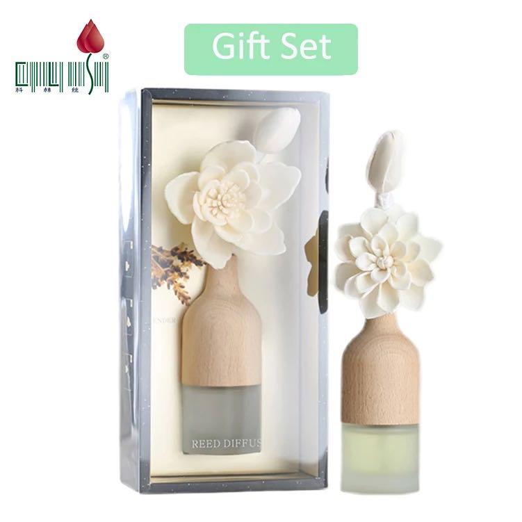 Reed Diffuser (Category: Fragrance & Deodorants) located in Singapore. Submitted by tcl19 (Listing ID 1158750632, Image 3). Description: Ready stock It will be a prefect gift to send with a nice packaging. This diffuser can be place in the living room, bedroom, office, shop or bathroom. Fragrance will last about 30 days. Product detail: Brand : OAXIZ Package: gift box, bottle with wooden cap, 30ml fragrance and natural wood sheet reed flower Prod