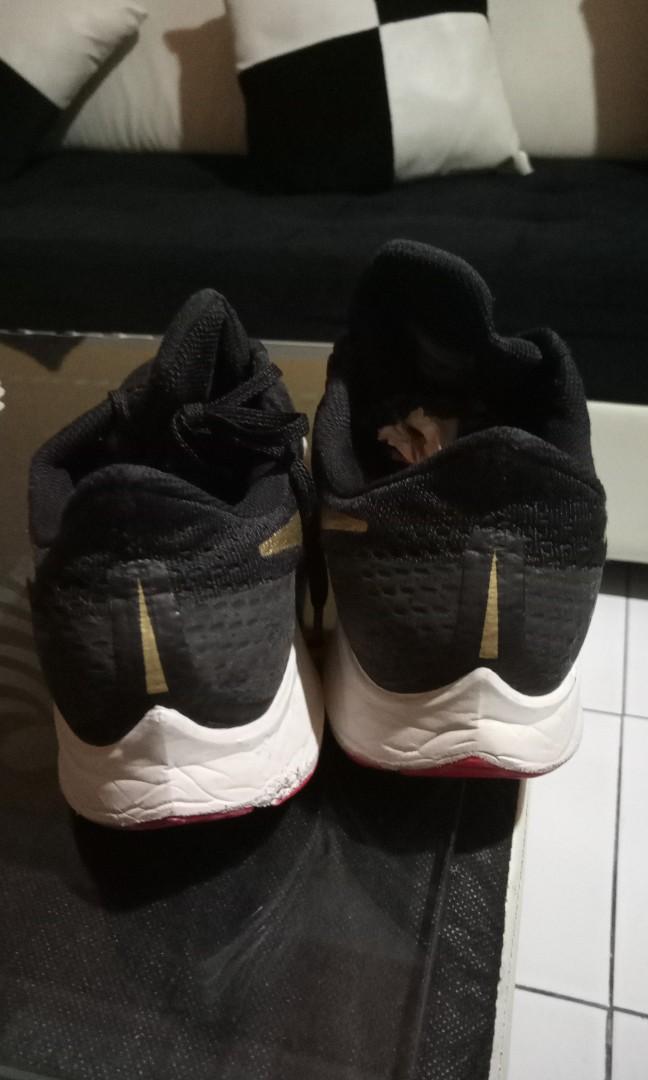 Sepatu Nike zoom pegasus original size 44, Fesyen Pria, Sepatu , Sneakers  di Carousell