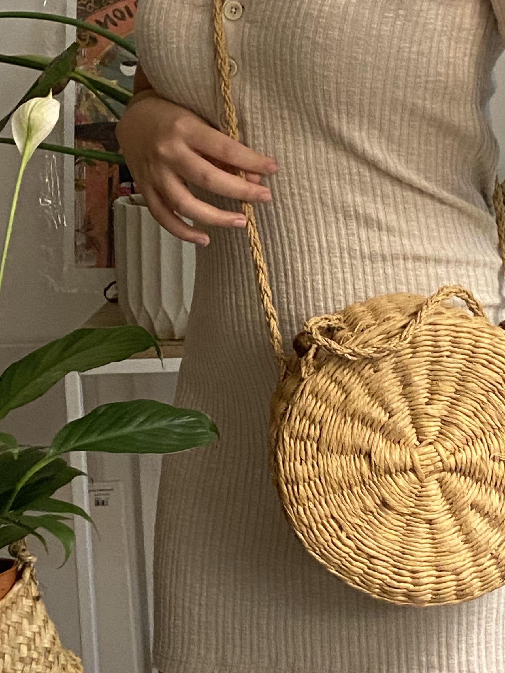 Straw beach sling bag