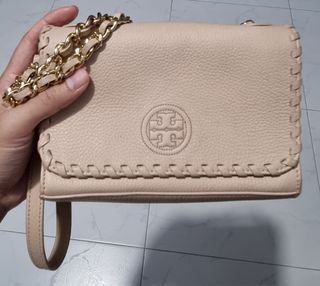 (Category: ) located in . Submitted by yi.jie.71 (Listing ID 1158817865, Image 1). Description: .