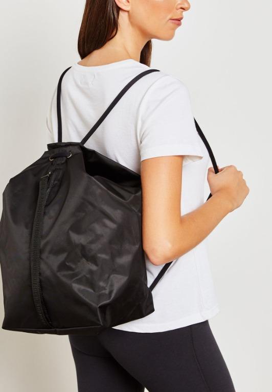Ua essentials sackpack top