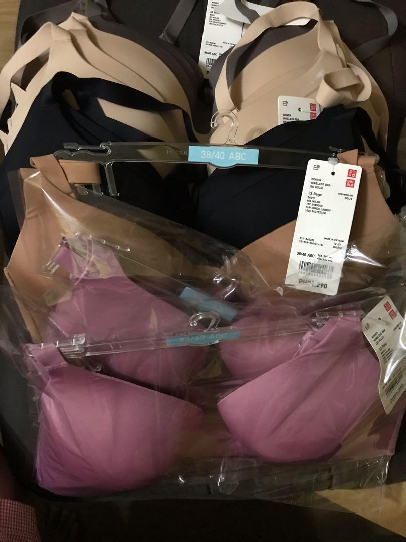 UNIQLO 3D HOLD wireless bra, Women's Fashion, Undergarments & Loungewear on  Carousell