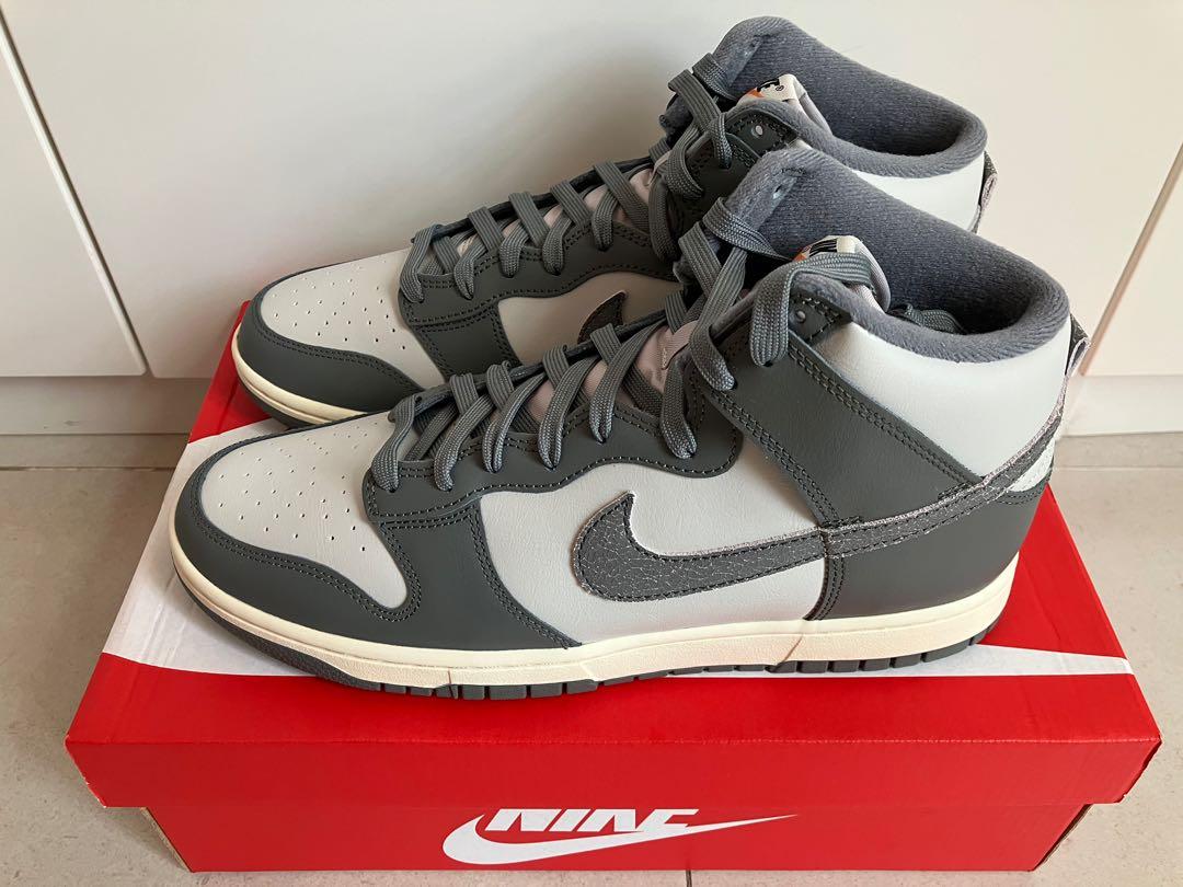 Nike dunk high vntg top