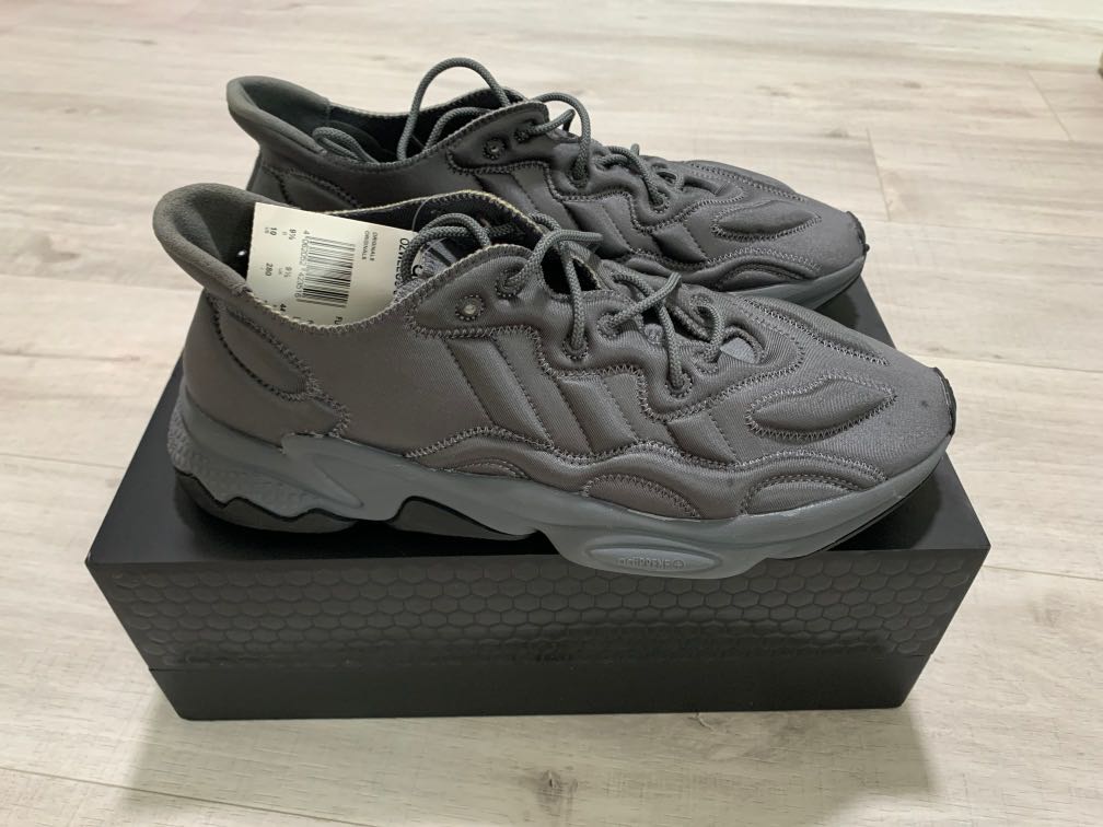 Adidas ozweego tech store black
