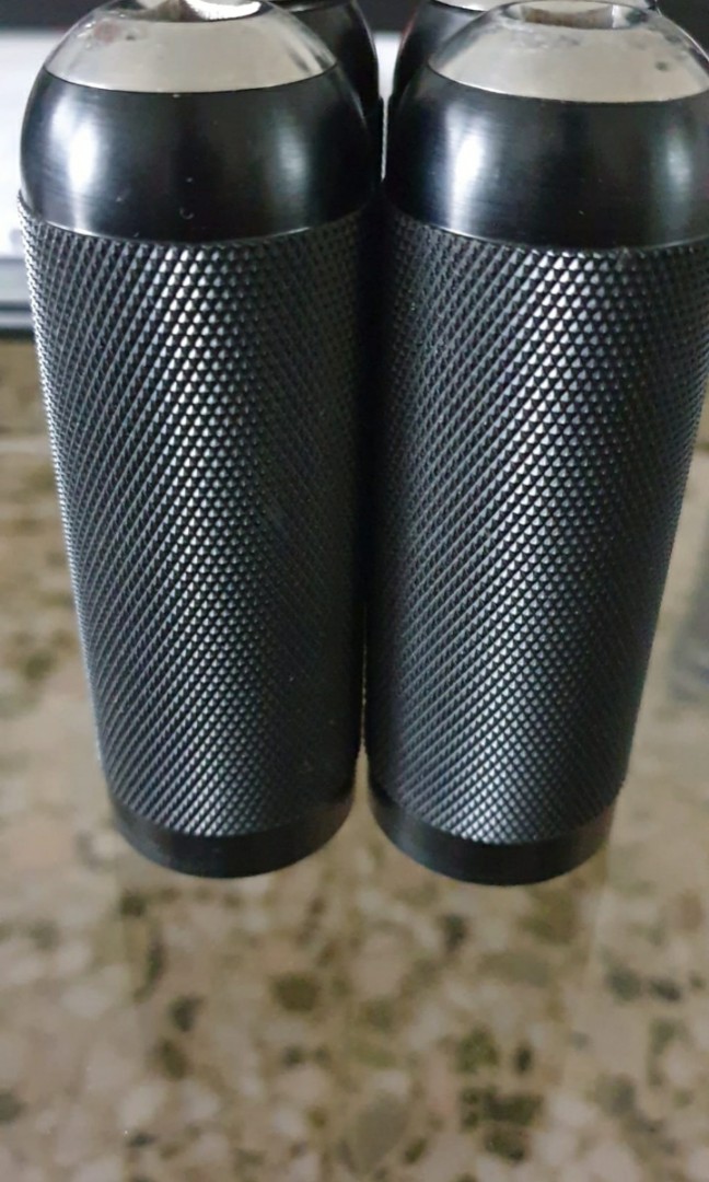 Flatland pegs top