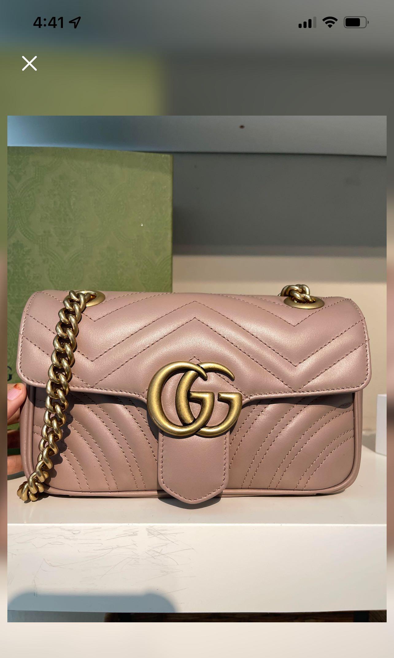 Authentic) Gucci GG Marmont small matelassé-leather shoulder bag