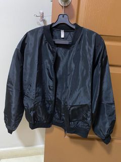 (Category: ) located in . Submitted by thewardrobespace (Listing ID 1158983253, Image 1). Description: .