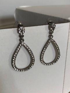 BRAND NEW RUBI DIAMANTE FAUX DIAMOND DROP SILVER STUD EARRINGS