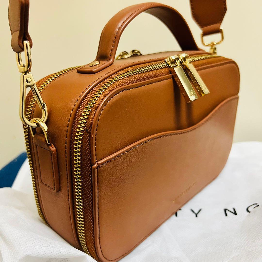 Jodie deals camera bag