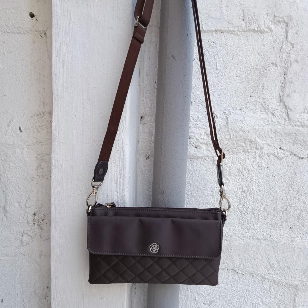 Clathas sling sale bag