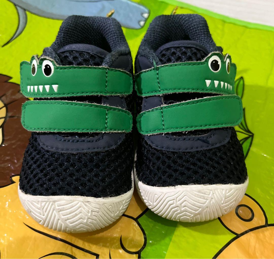 Dr. Kong Baby Shoes (Category: Babies & Kids Fashion) located in Manila. Submitted by mrtnkthri (Listing ID 1158956617, Image 1). Description: Size 20 Used for 5 mos only once lang nagamit outdoor nung binyag nya. With box pa We choose comfortable shoes for our baby co its important when training them to walk. .