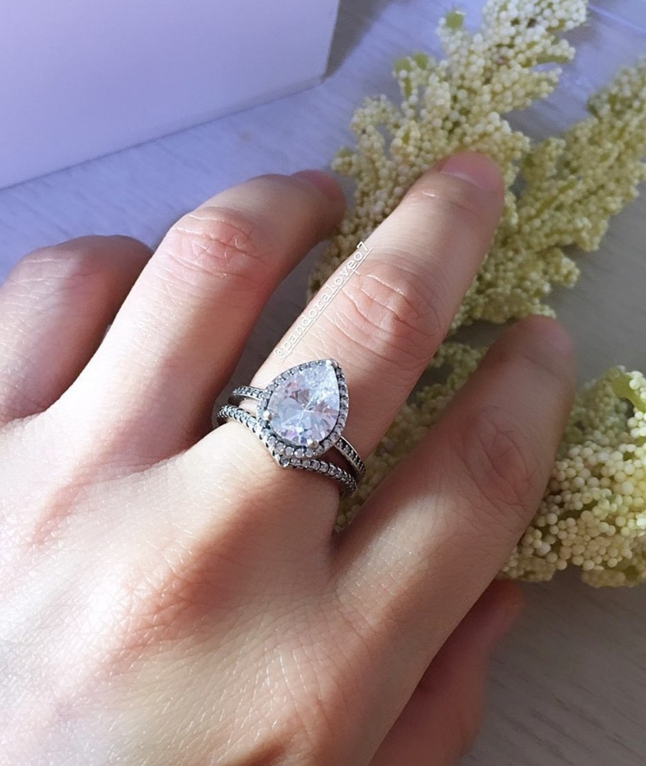 Pandora teardrop ring with wishbone deals