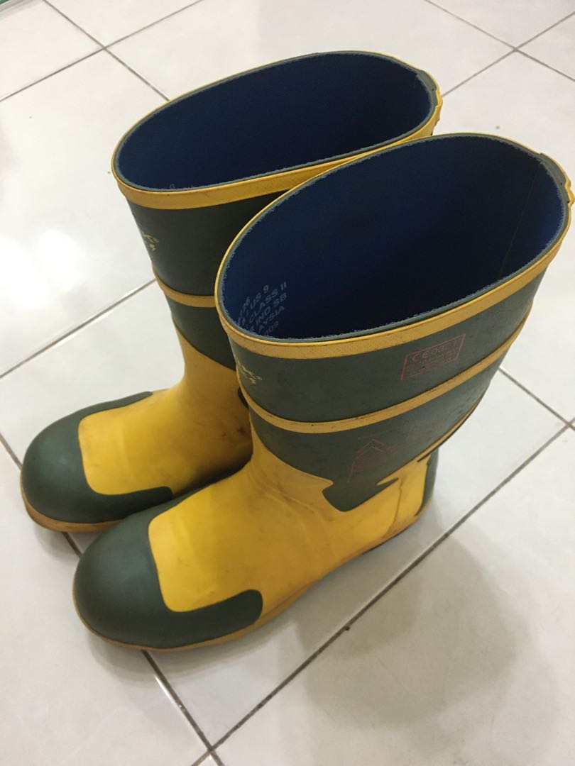 Dielectric boots red wing outlet
