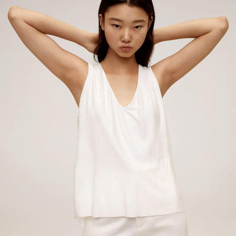 mango white textured v neck sleeveless top, Women's Fashion, Tops,  Sleeveless on Carousell