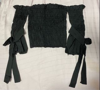 (Category: ) located in . Submitted by thewardrobespace (Listing ID 1158975417, Image 1). Description: .