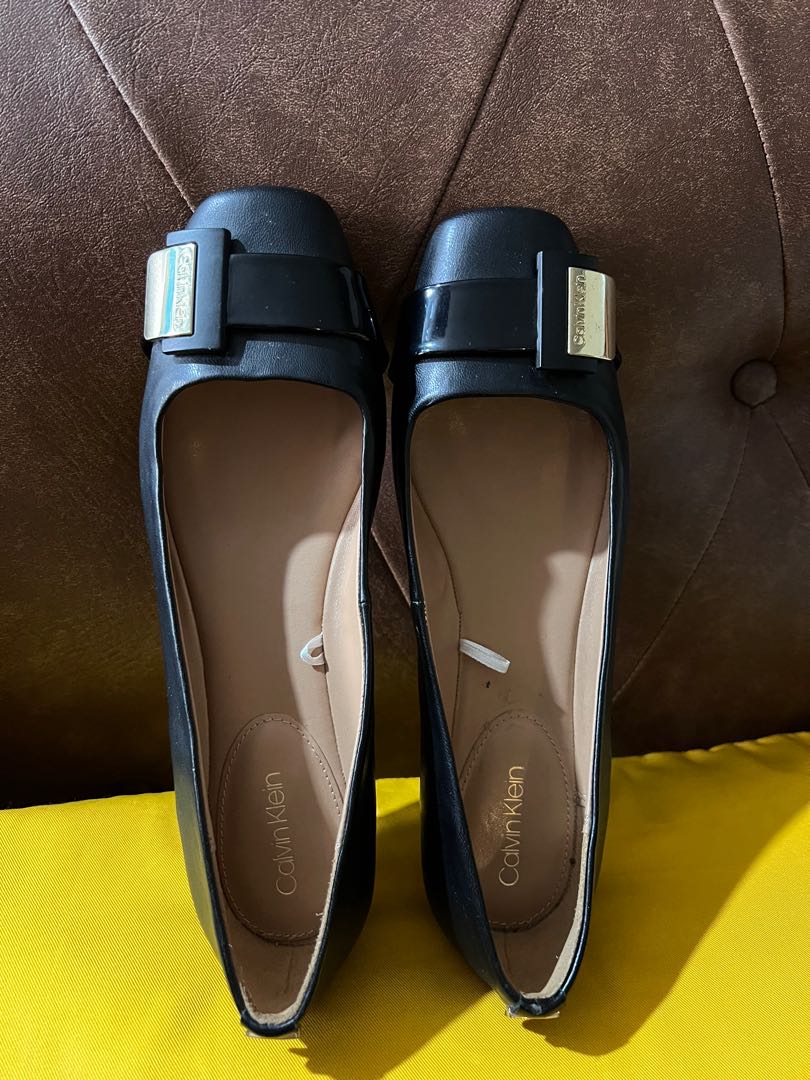 Calvin klein sales women's flat shoes