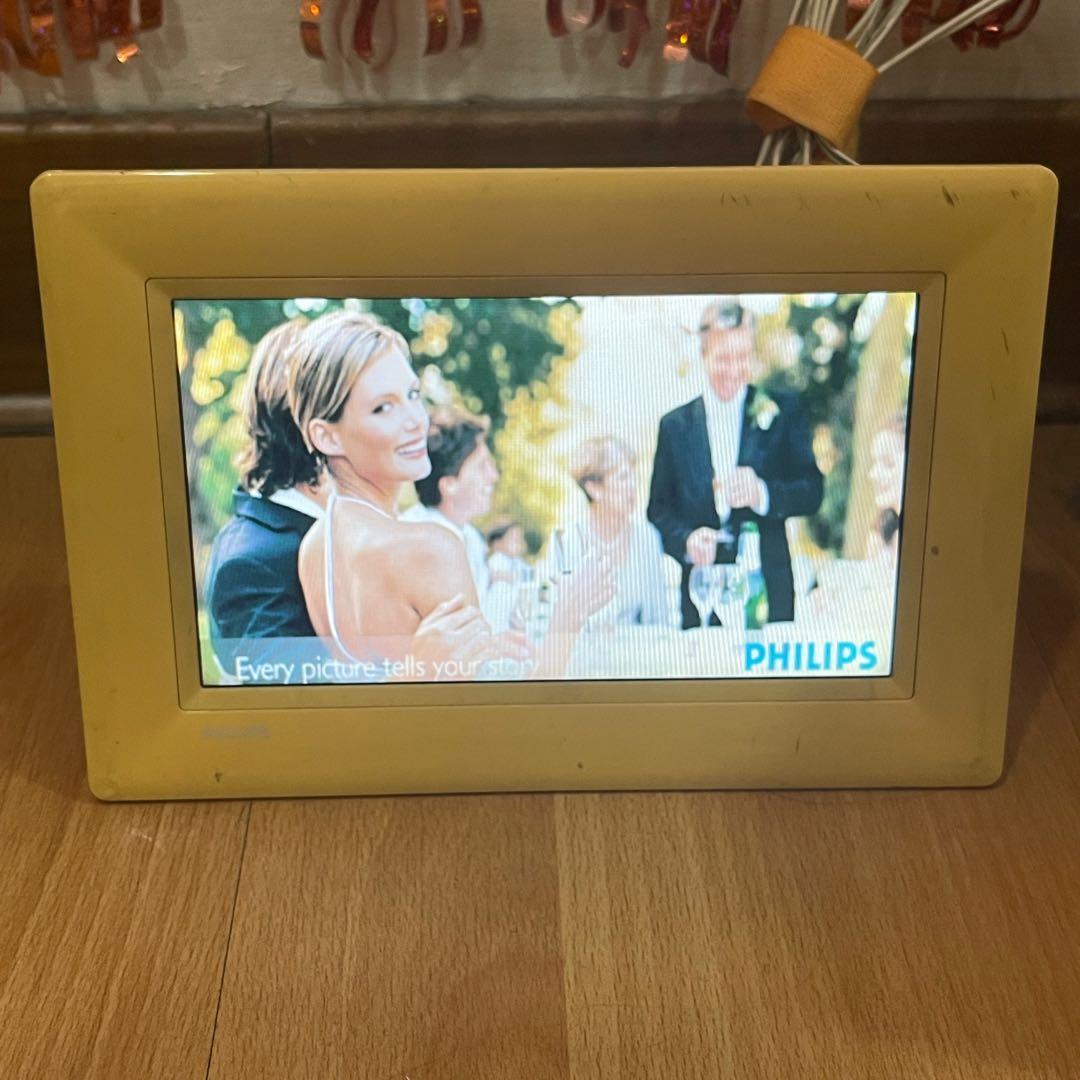 Philips digital photo frame 7FF3FPW, Mobile Phones & Gadgets, Other