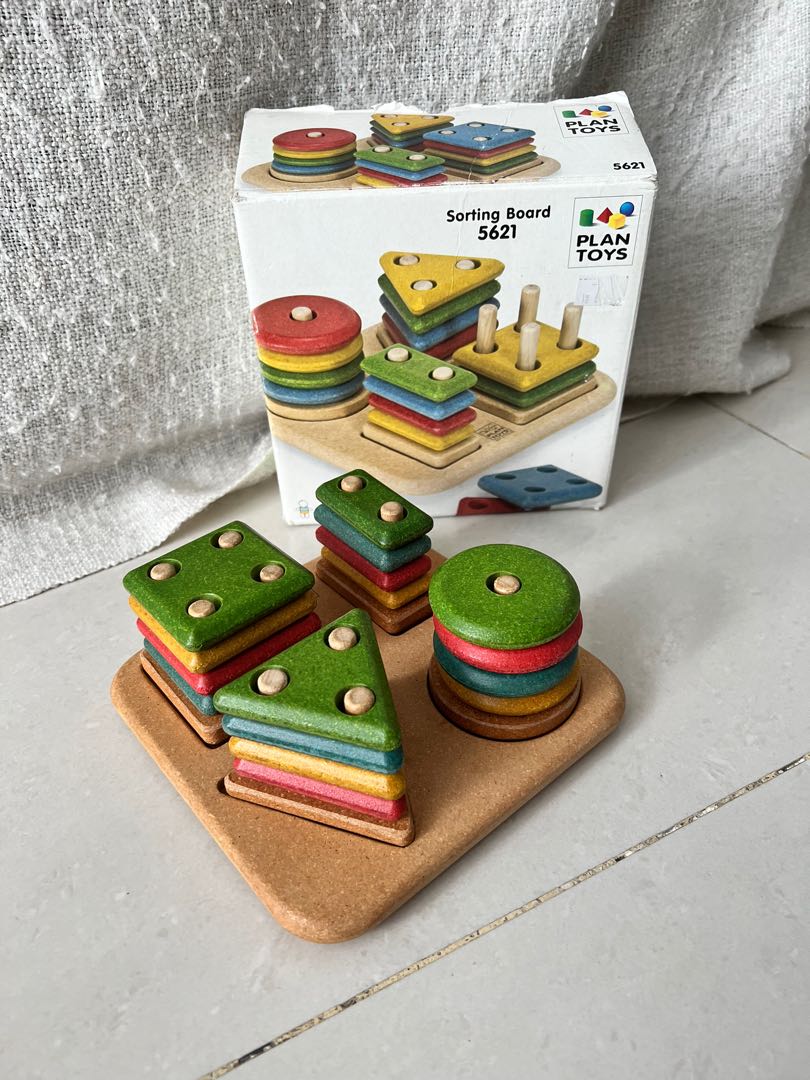 PLAN TOYS Geometric sorting board, Babies & Kids, Infant Playtime on