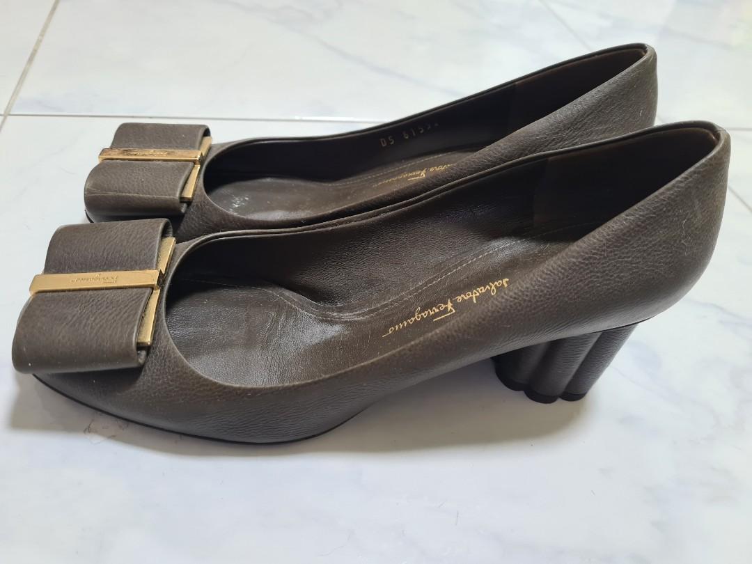 Salvatore ferragamo flower new arrivals heel pumps
