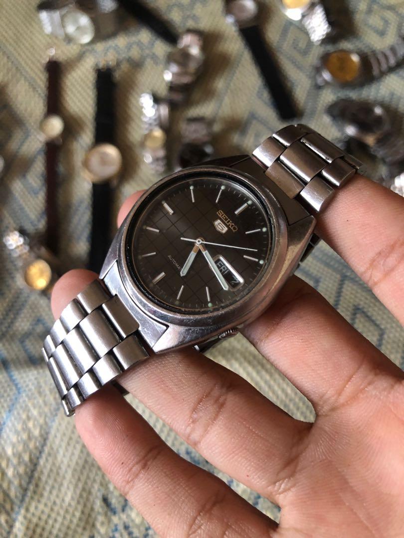 Seiko 5 Black Grid SNXF07, Men's Fashion, Watches & Accessories, Watches on  Carousell