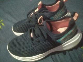Sepatu Sketcher Anak