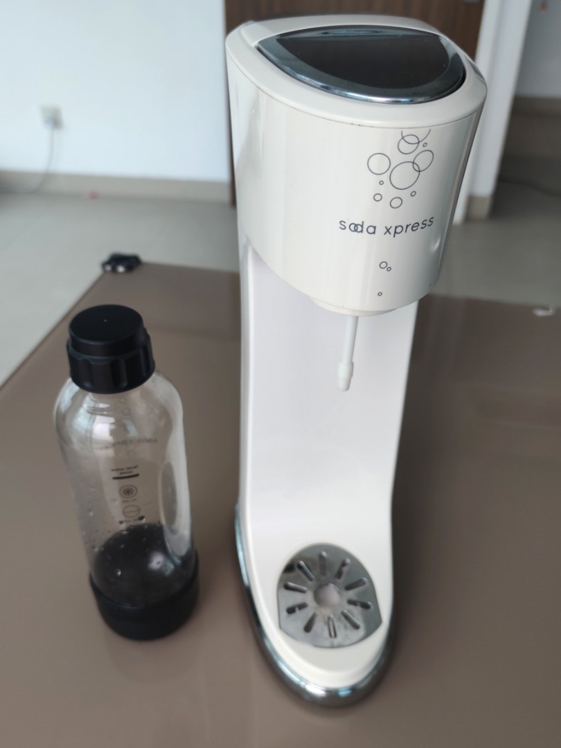 Soda Express + 2 bottles (1L) and gas cylinder, TV & Home Appliances