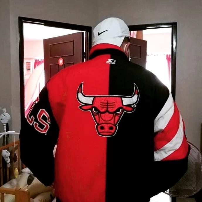 Vintage Starter - Chicago Bulls 1/4 Zip Hooded Jacket 1990s X-Large –  Vintage Club Clothing