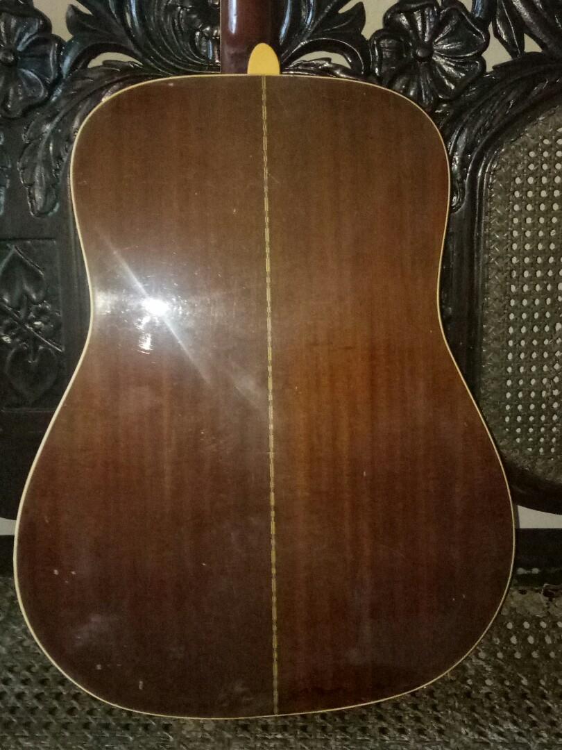 Yamaha FG300m vintage acoustic, Hobbies & Toys, Music & Media ...