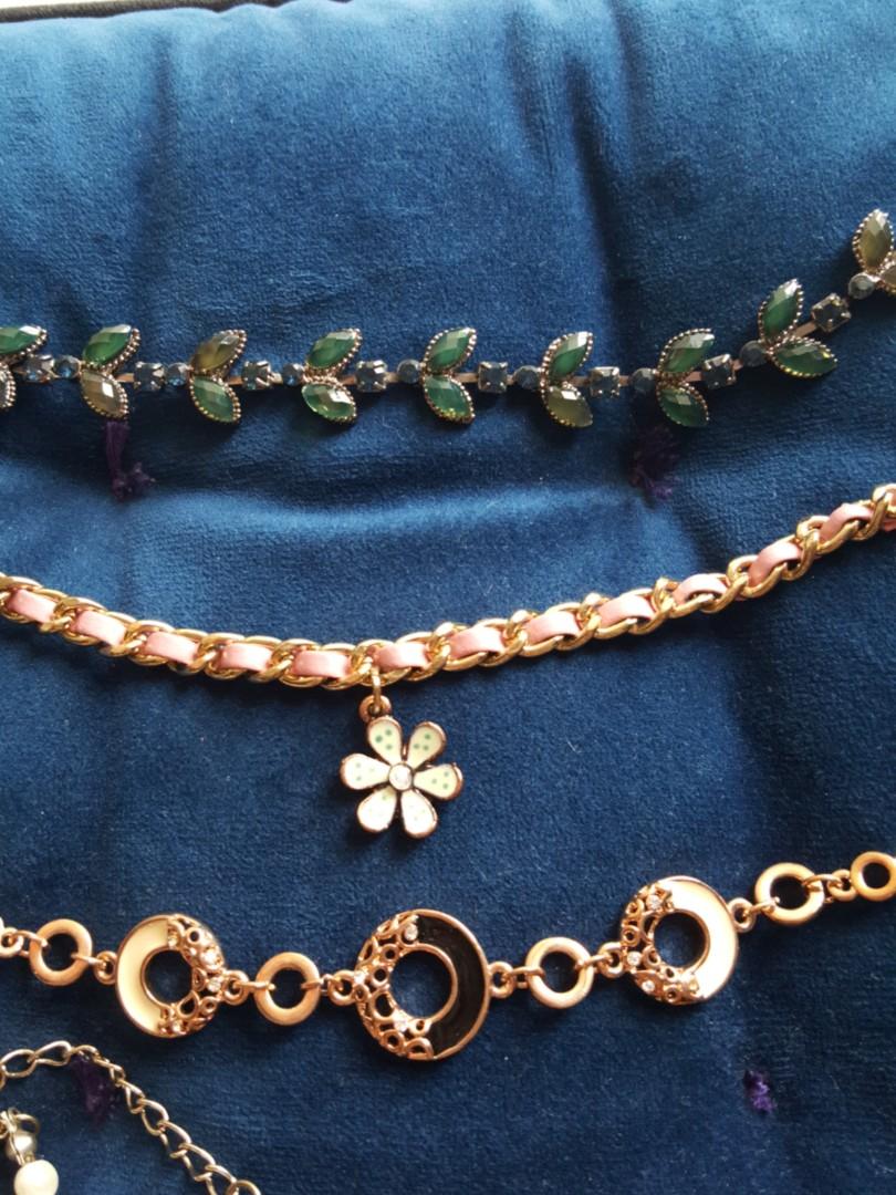 Bundle Assorted Bracelets (Category: Bracelets) located in Petaling Jaya. Submitted by carissa5 (Listing ID 1159084367, Image 2). Description: From RM5 to RM20.