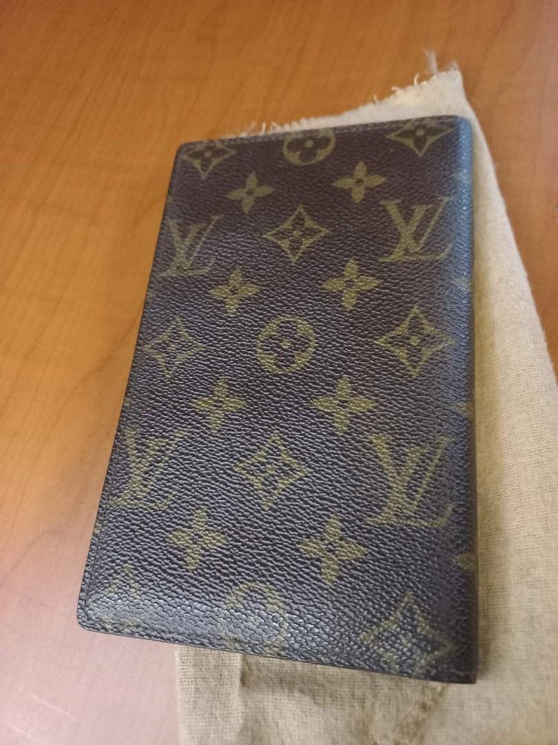 Authentic Louis Vuitton Monogram Canvas large bifold wallet (Category: Luxury Bags & Wallets) located in Antipolo. Submitted by myfamiliar (Listing ID 1159079797, Image 2). Description: ⭐READ BEFORE SENDING MESSAGES⭐ 🔹 authentic 🔹Preloved (manage expectations when buying preloved items) 🔹Material: 🔹 4.5" L x 7" H 🔹Review photos well 🔹Inclusions: Dust bag 🔹Condition: very good condition, normal wear on bill compartment, check all photos for