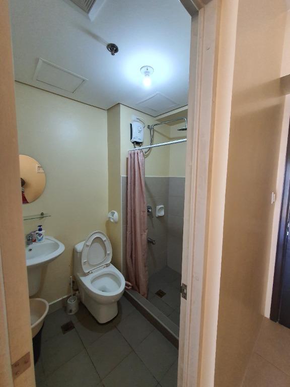 Avida Towers Asten Studio Unit (Category: Apartments & Condos) located in Makati City. Submitted by huaicin (Listing ID 1159109830, Image 1). Description: Avida Towers Asten Studio Unit for sale under market value Tower 2 - 24th floor facing amenities Size 22.40 sqm Full Furnished Price 3M included CGT Direct Owner here. Agent / Broker with PRC license only..