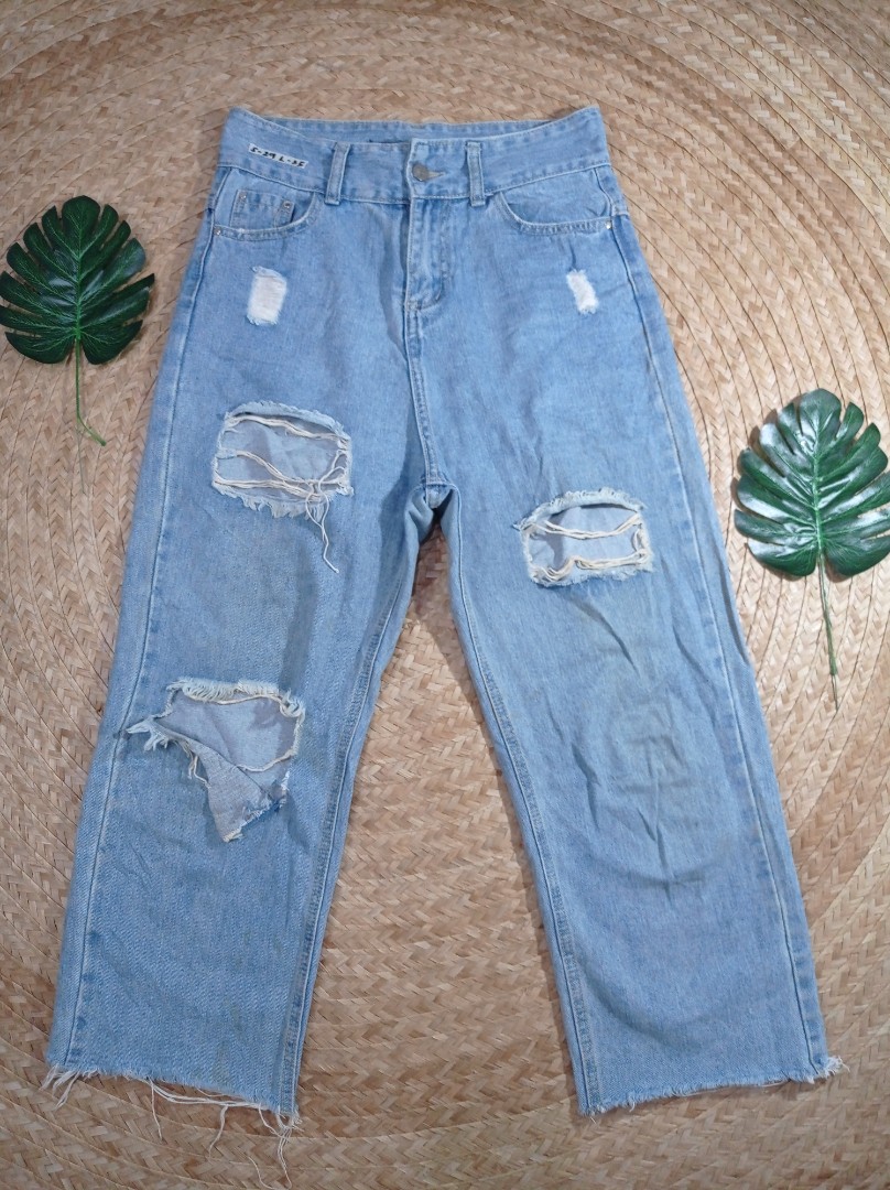 BAGGY TATTERED PANTS, Women's Fashion, Bottoms, Jeans on Carousell