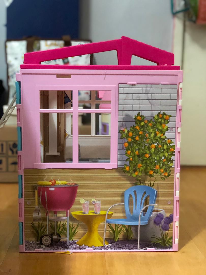 Barbie portable house top