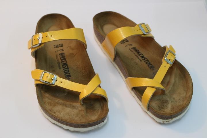 Birkenstock mayari amber yellow top