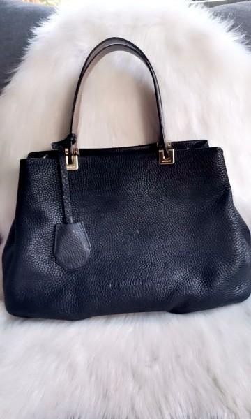 Bruno Magli medium tote (Category: Shoulder Bags) located in Antipolo. Submitted by cone0812 (Listing ID 1159144370, Image 1). Description: Bruno Magli shoulder bag Price negotiable RFS:Closet downsizing.