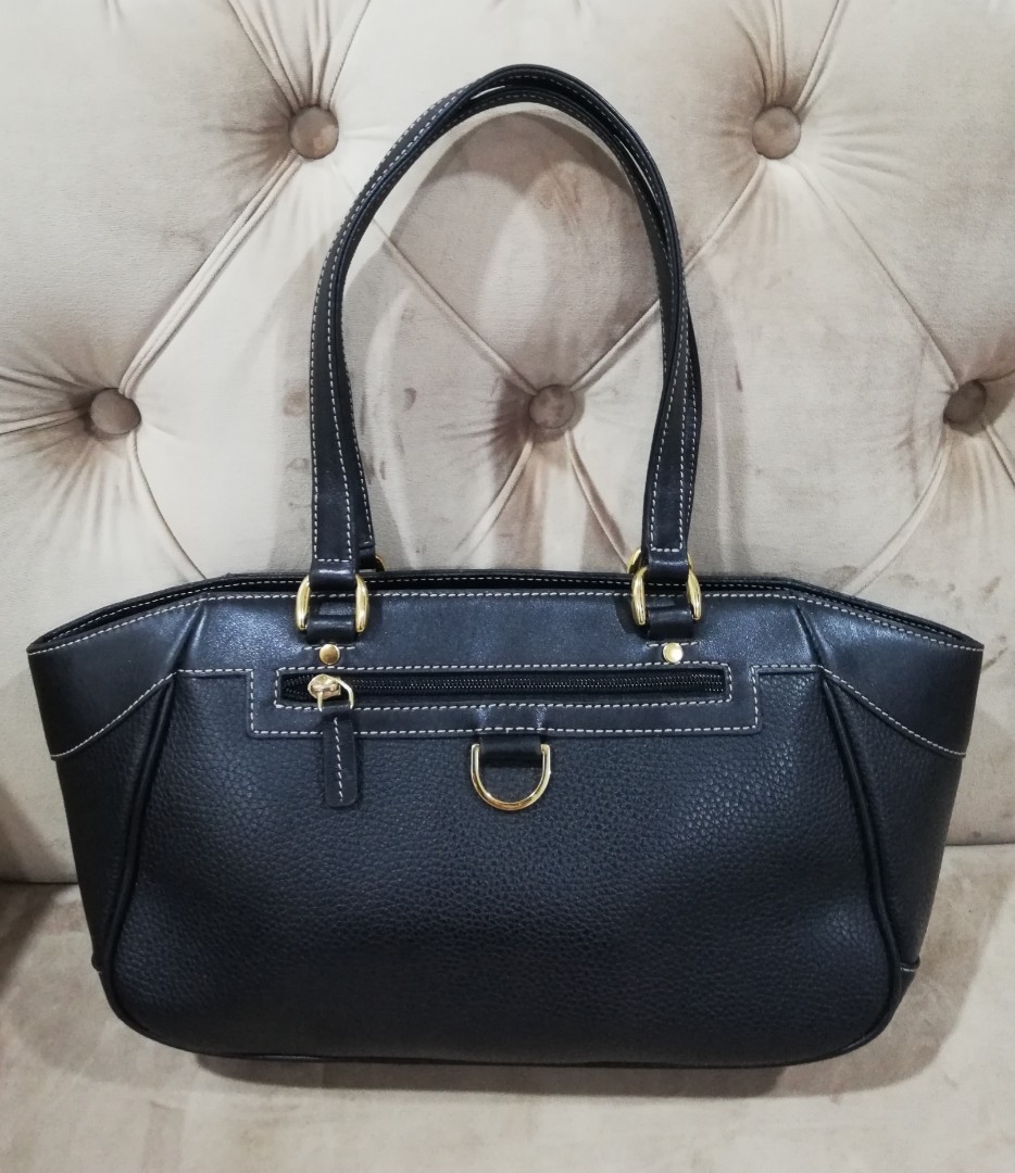 CAPACCI, Women's Fashion, Bags & Wallets, Shoulder Bags on Carousell