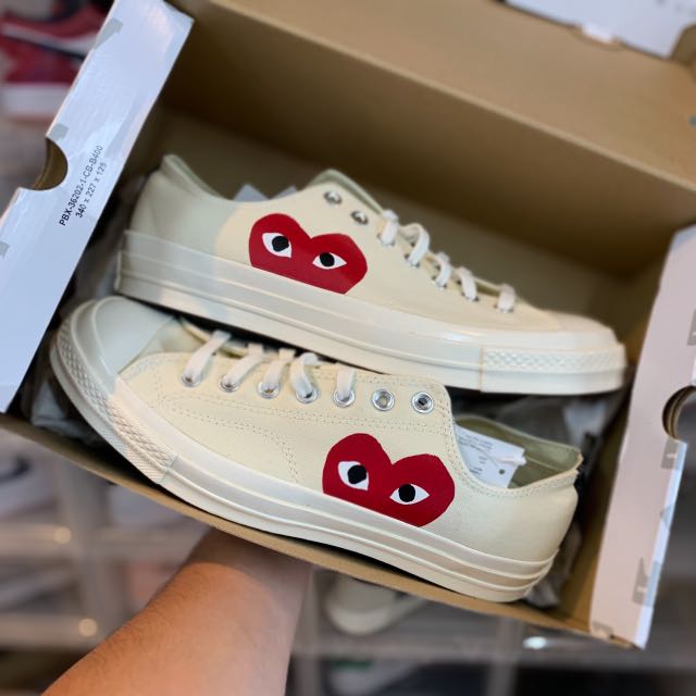 Cdg converse peeking heart clearance
