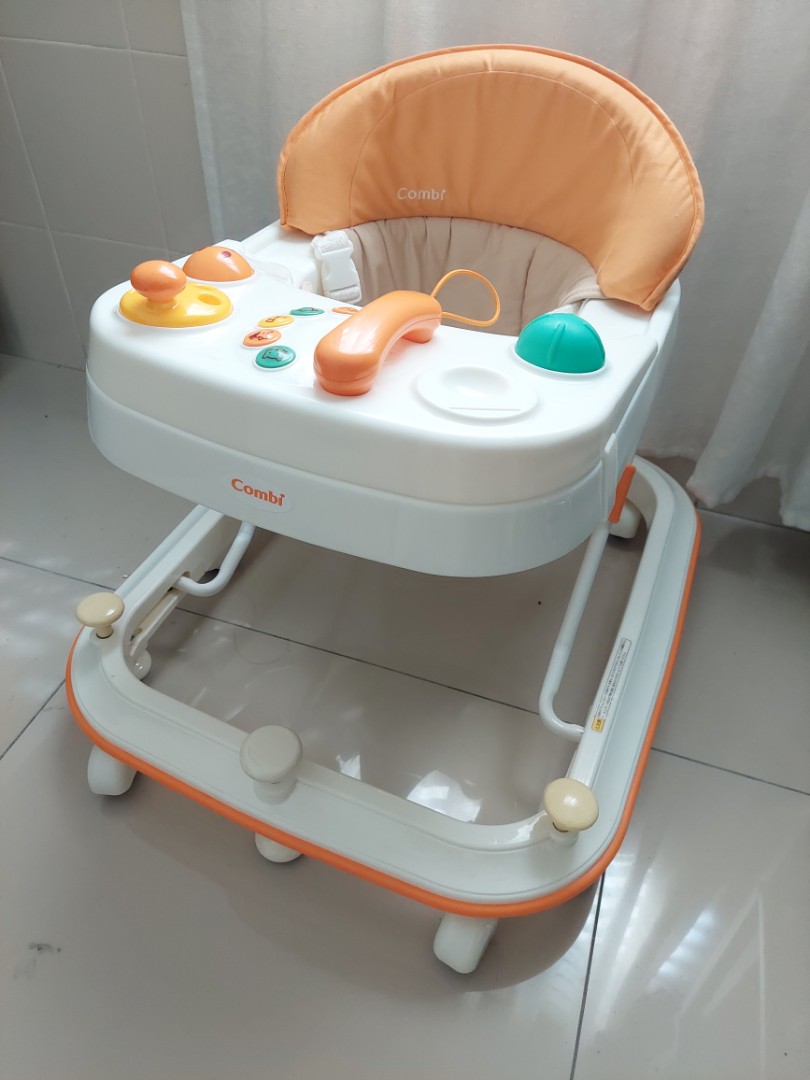 Combi baby walker store